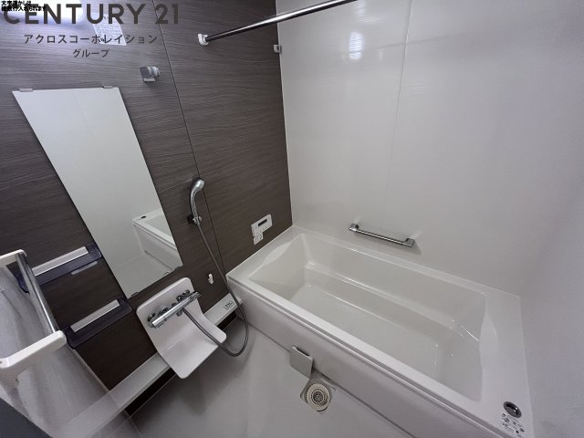 バス・シャワールーム　浴室乾燥機付きで便利です！