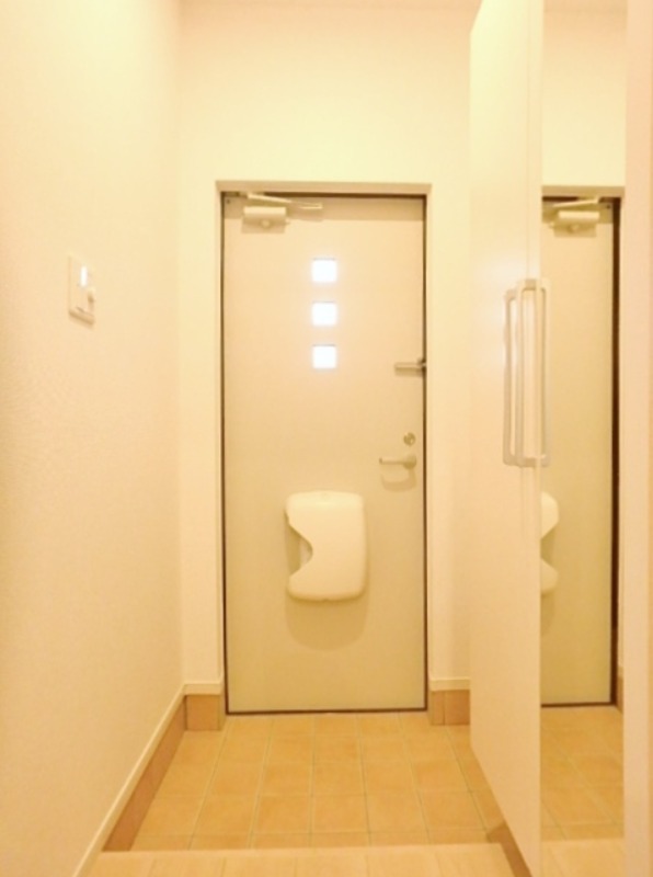 玄関　図面と現状に相違がある場合には現状を優先