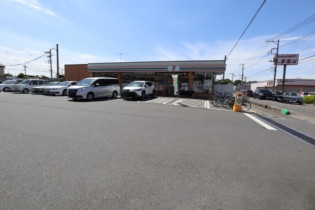 コンビニ　セブンイレブン春日部栄町2丁目店（コンビニ）まで695m