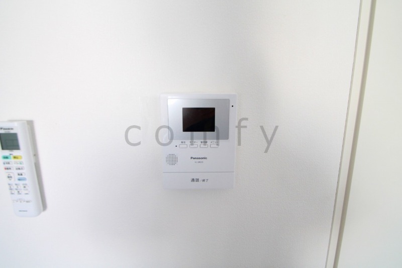 セキュリティ　モニター付きインターホン