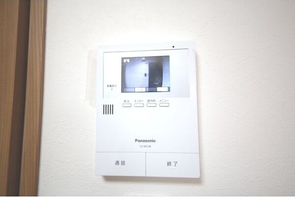 セキュリティ　防犯面に配慮したＴＶモニターホン付きです！