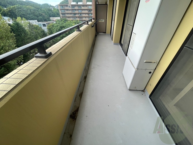 バルコニー　バルコニーです。洗濯物を干したり一息ついたりできますね！