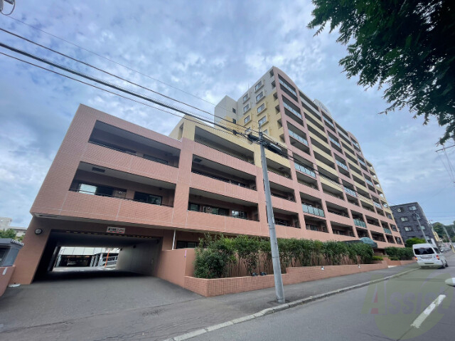 建物外観　札幌市中央区南１３条西「セザール旭ヶ丘」