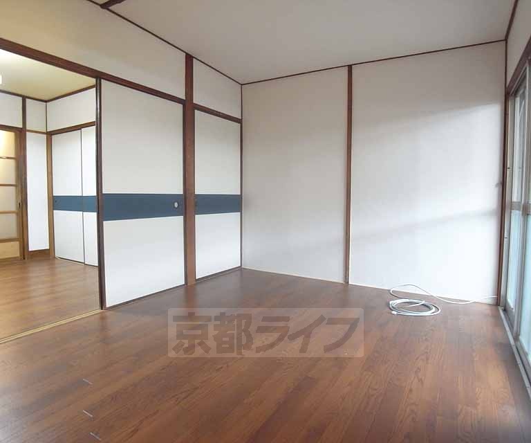 居室・リビング　広々としたお部屋ですね。