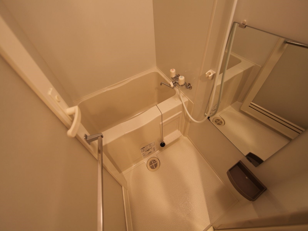 バス・シャワールーム　浴室暖房乾燥機付　24時間換気機能付バスルーム