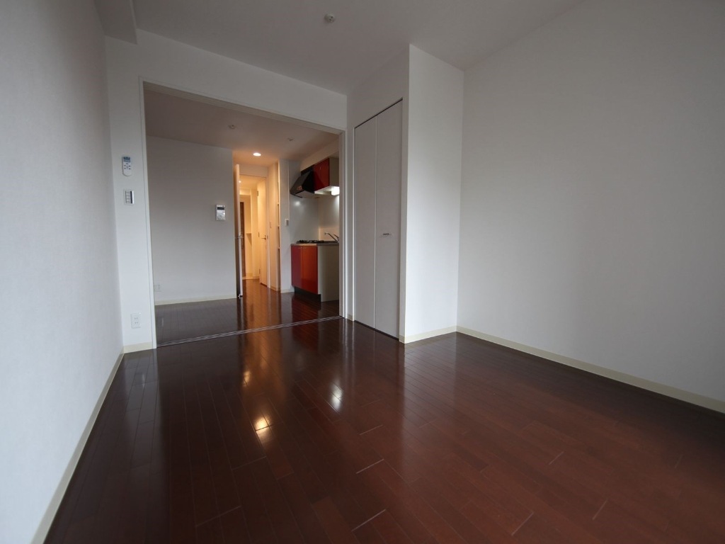 居室・リビング　洋室7.2帖　ＤＫ5帖とつなげても仕切っても使えます