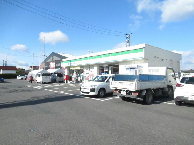 コンビニ　ファミリーマート郡山針生北店（コンビニ）まで298m