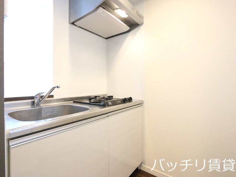 キッチン　別号室タイプの為、現状を優先致します。