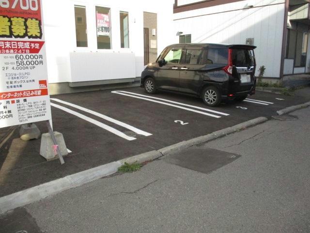 駐車場　駐車場