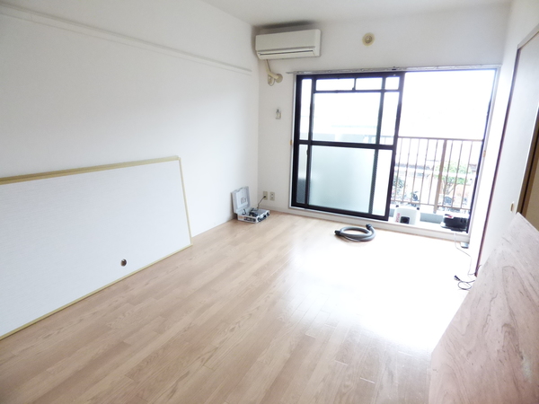 居室・リビング　工事中