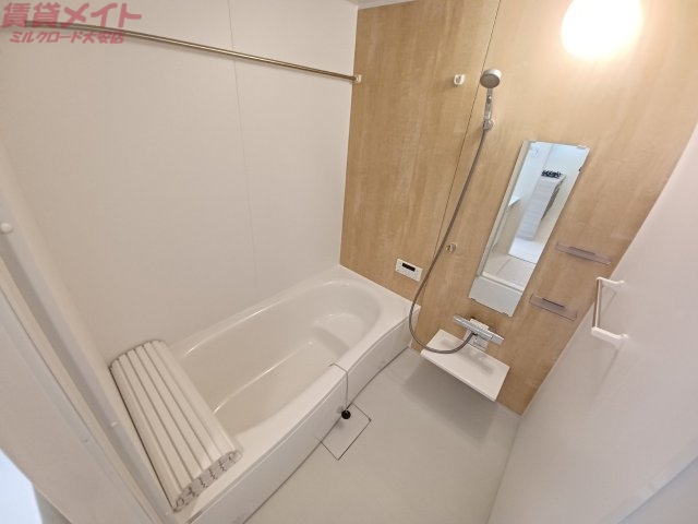 バス・シャワールーム　同物件同型参考写真です