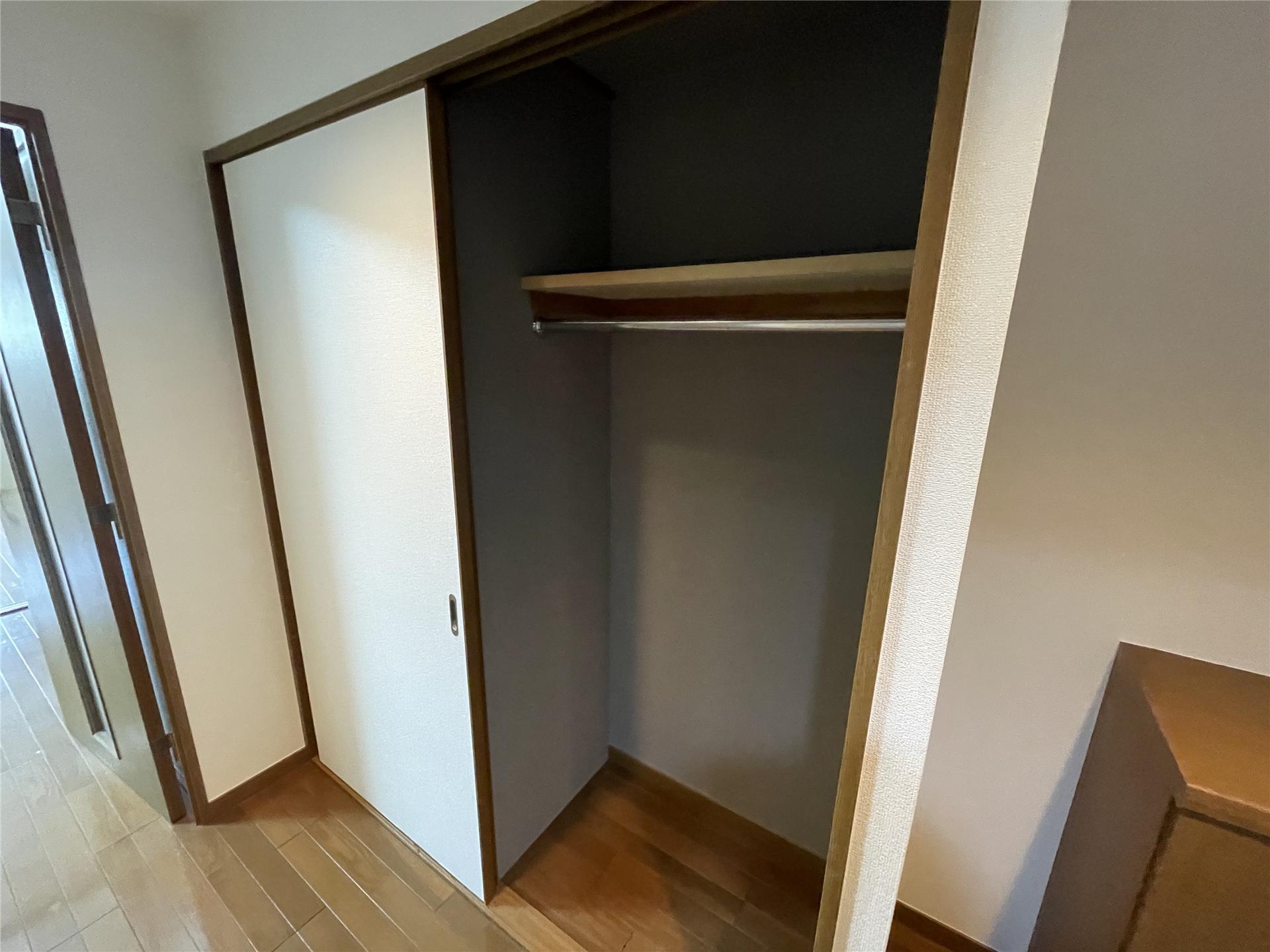 収納　廊下にも収納があります