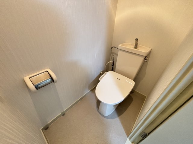 トイレ　※別号室参考写真