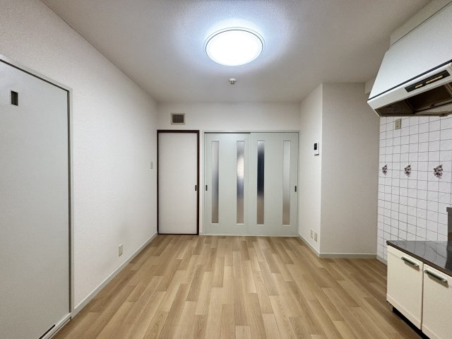 居室・リビング　※別号室参考写真