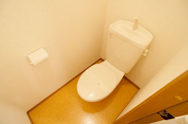 トイレ　トイレ空間は広くゆったり、清潔感のあるトイレです！
