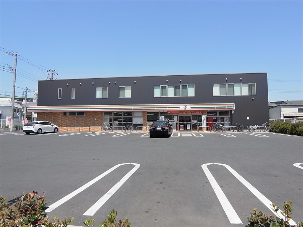 コンビニ　セブンイレブン 松戸常盤平駅前店（コンビニ）まで334m