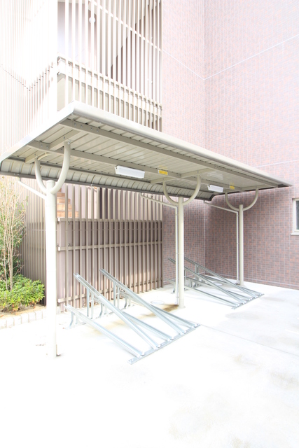 その他共有部分　駐輪場は屋根付です