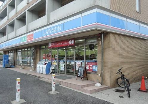 コンビニ　ローソン北沢五丁目店（コンビニ）まで514m