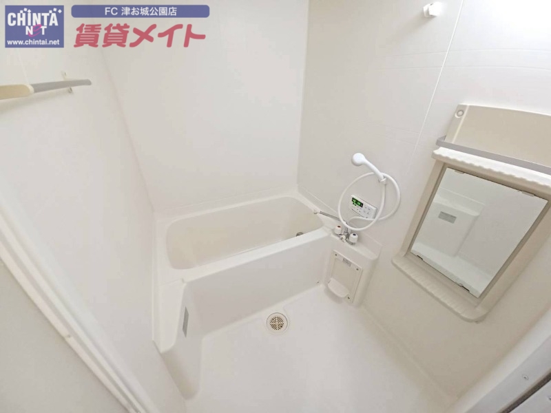 バス・シャワールーム　同物件別室写真反転