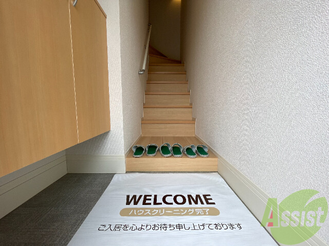 玄関　玄関からの様子を撮影してみました。動線になります。