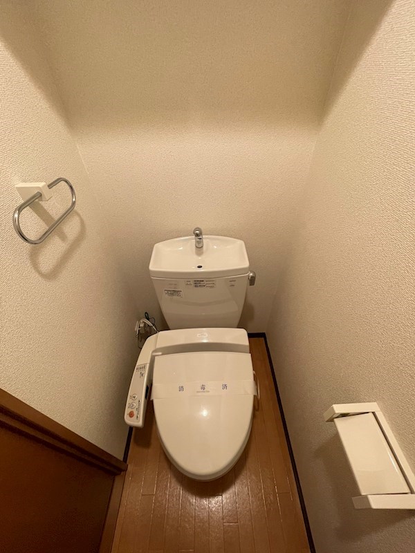 トイレ　※同タイプの他のお部屋です
