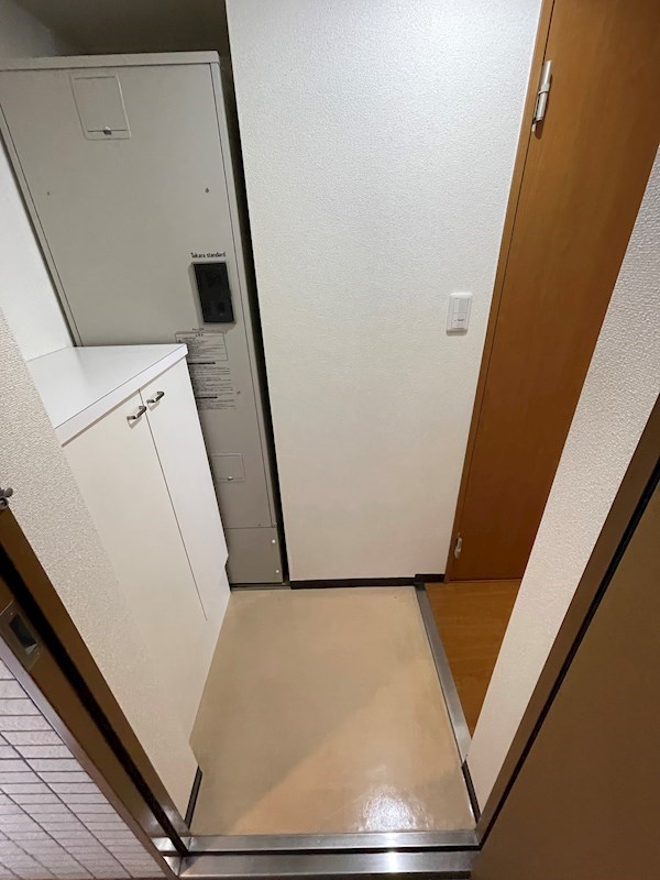 玄関　※同タイプの他のお部屋です