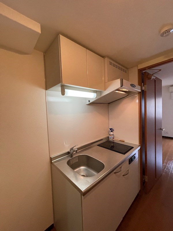 キッチン　※同タイプの他のお部屋です