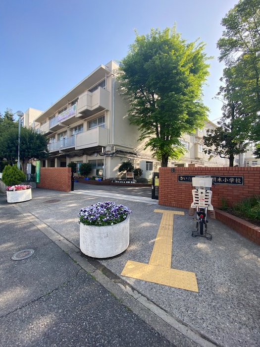 小学校　尾間木小学校（小学校）まで490m