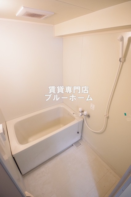 バス・シャワールーム　広い浴室です！