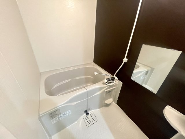 バス・シャワールーム　浴室乾燥機付きで便利です！