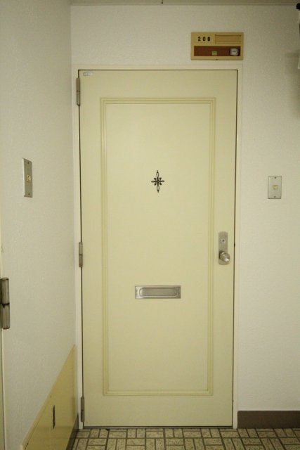 玄関　※同建物別号室の写真です