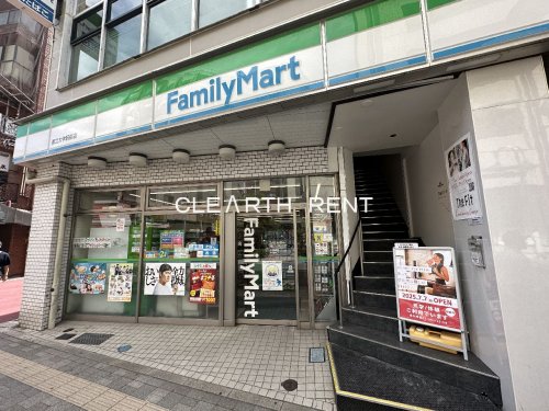 コンビニ　ファミリーマート 都立大学駅前店（コンビニ）まで129m