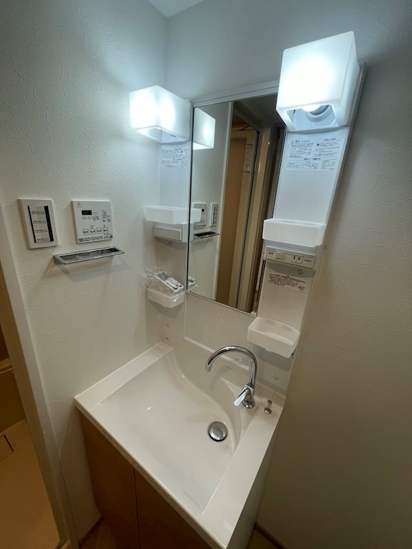 洗面設備　参考写真（反転）