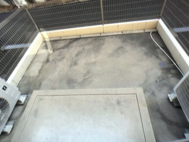 バルコニー　トイレです