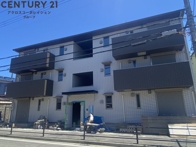 建物外観　オートロックで外部の人間が簡単に出入りできないため安心です。