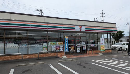 コンビニ　セブンイレブン岐阜西中島店（コンビニ）まで524m