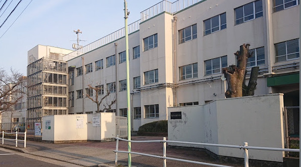 中学校　名古屋市立南光中学校（中学校）まで651m