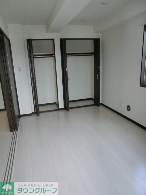 収納　寝室には大きなクローゼット収納あります