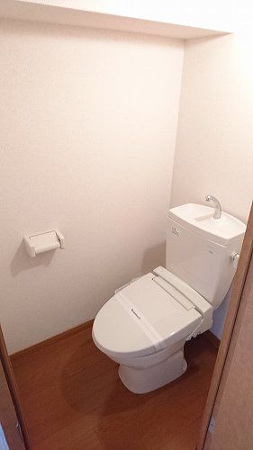 その他　床材は号室によって異なります