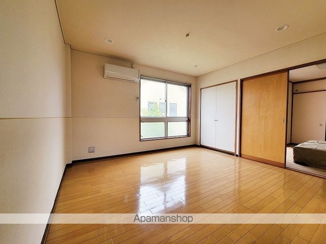 アップルハウス飯野1号館の居間写真