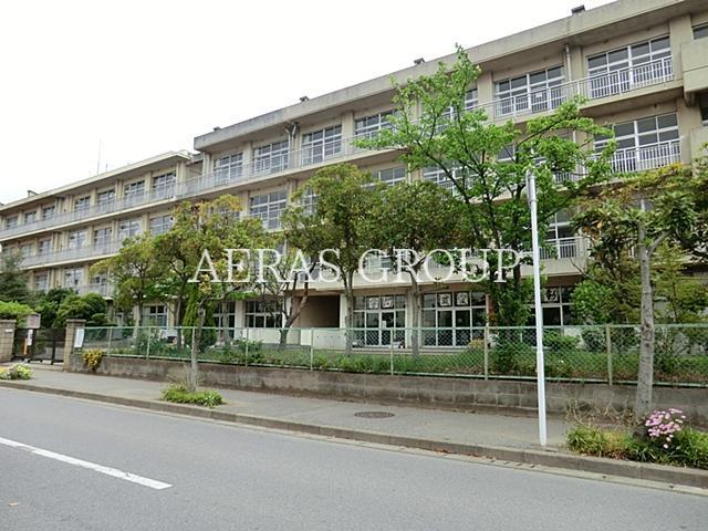 中学校　高浜中学校（中学校）まで689m