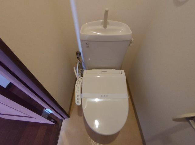 トイレ　※内装写真は同タイプ別部屋の参考写真です