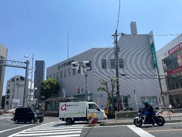 銀行　りそな銀行城東支店（銀行）まで187m