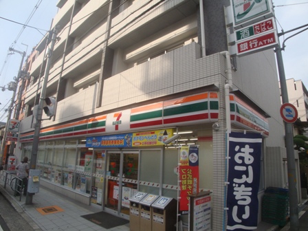 コンビニ　セブンイレブン 大阪小松2丁目店（コンビニ）まで220m
