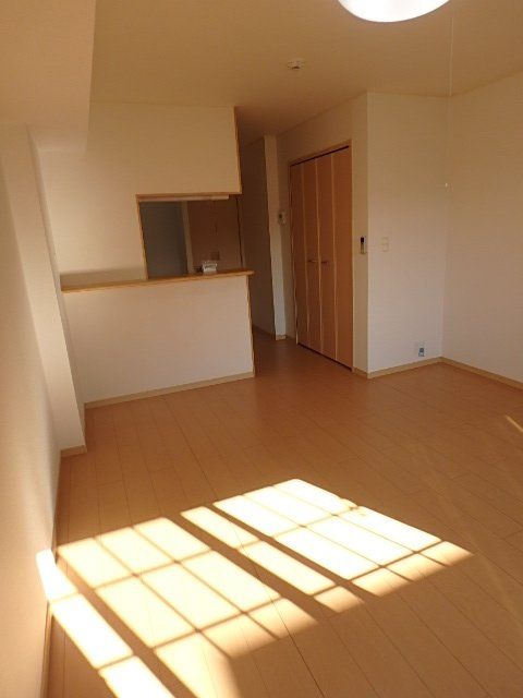居室・リビング　カウンターキッチンのお部屋です。