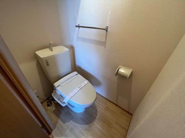 トイレ　温水洗浄暖房便座のトイレ