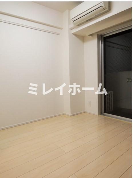 居室・リビング　同建物内、別のお部屋の参考写真になります。