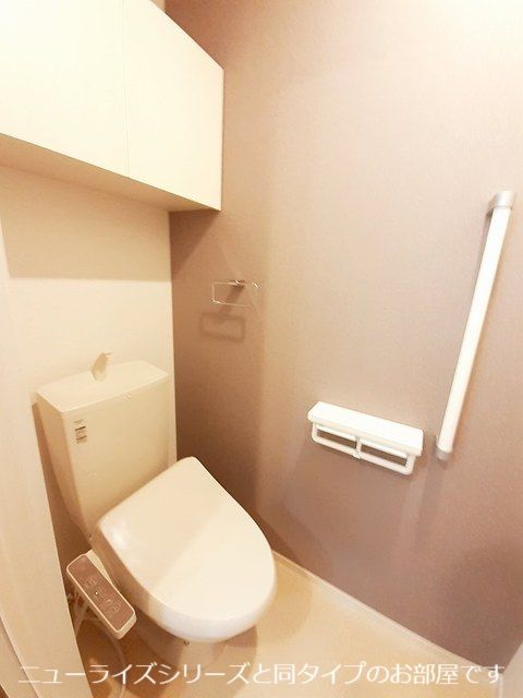 鳥羽町アパートのトイレ写真