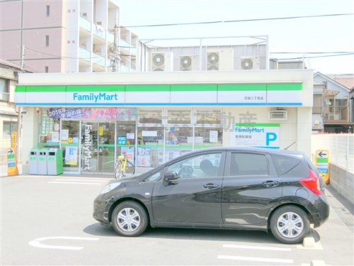 コンビニ　ファミリーマート羽田二丁目店（コンビニ）まで308m
