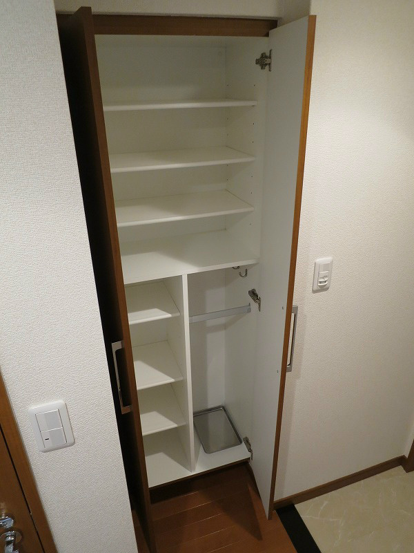 その他　☆大きい玄関収納☆
